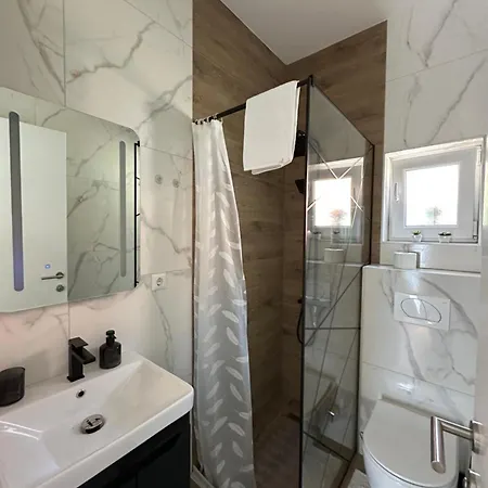 Apartament Small House